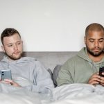 My_boyfriend_looks_at_sexy_girls_online_and_i_can_t_get_over_it